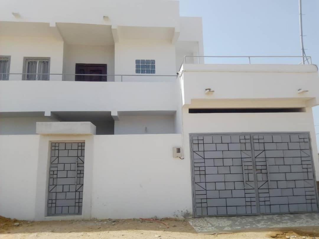 Villa Diambars Sali Tapé المظهر الخارجي الصورة